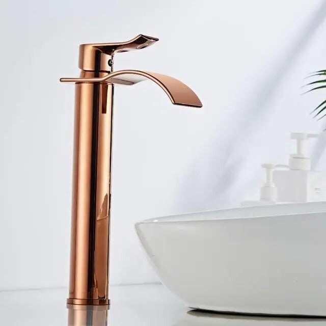 Torneira Alto Padrão para Banheiro Estilo Cachoeira Rose Banheiros e Lavabos131 Vitrine das Torneiras Longa