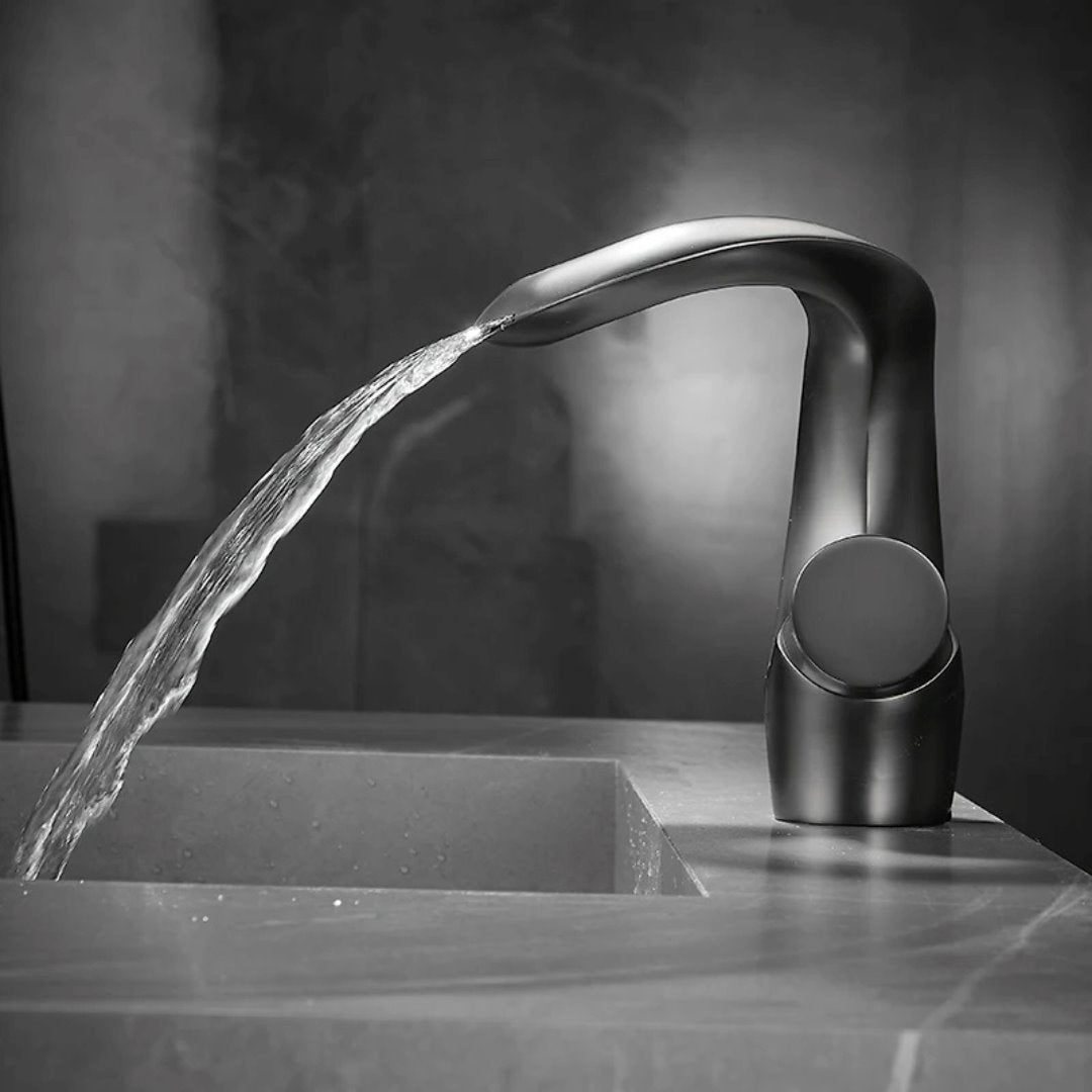 Torneira de Banheiro Estilo Cachoeira com Design Curvo Luxo Banheiros e Lavabos068 Vitrine das Torneiras