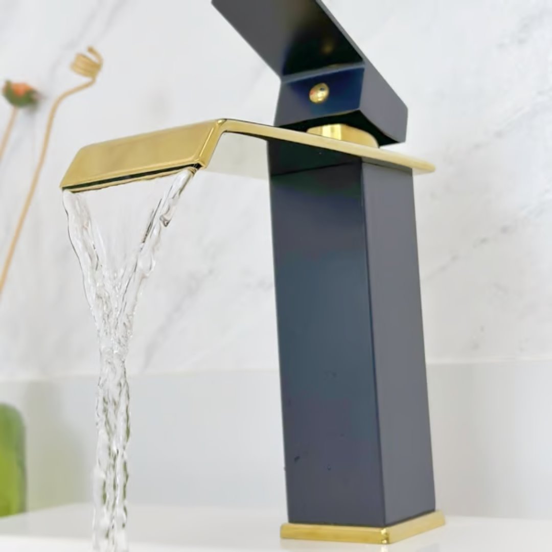 Torneira Elegante Preto e Dourado com Cascata para Banheiro Banheiros e Lavabos056 Vitrine das Torneiras