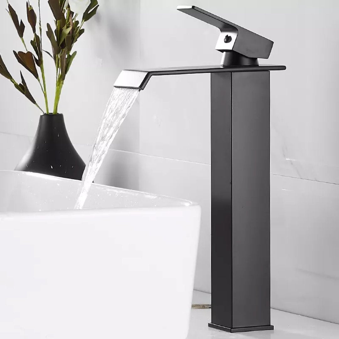 Torneira Luxo Monocomando Estilo Cascata para Banheiro Preta Banheiros e Lavabos061 Vitrine das Torneiras