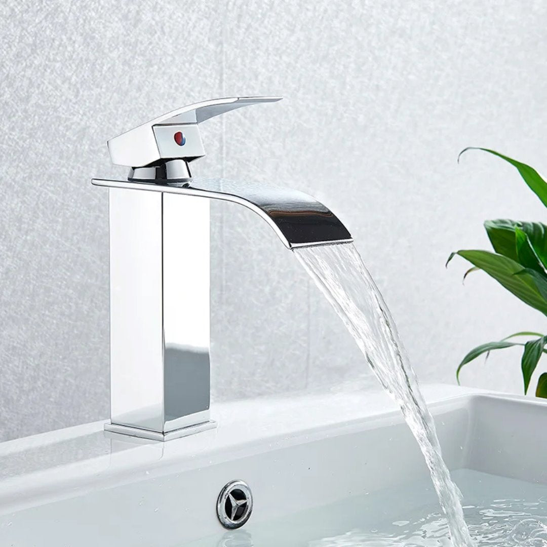 Torneira Misturador Cascata Monocomando Curvada Luxo Cromada Banheiro034 Vitrine das Torneiras