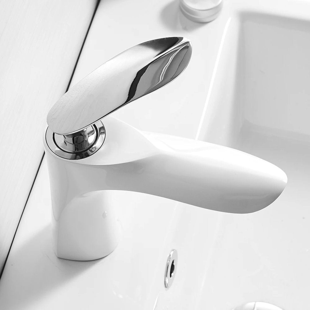 Torneira Monocomando Luxo Para Banheiro com Cascata 220V Branco com Cromado Banheiros e Lavabos093 Vitrine das Torneiras 