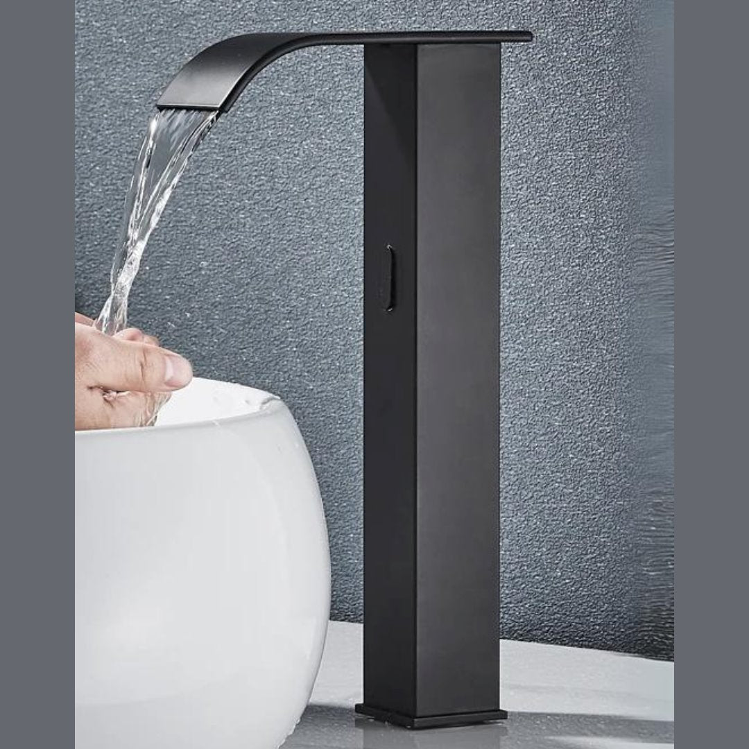 Torneira Sensorial Automática de Luxo para Banheiro - Bica Alta - Misturador Água Quente e Fria Banheiros e Lavabos049 Vitrine das Torneiras Preto Curvado 