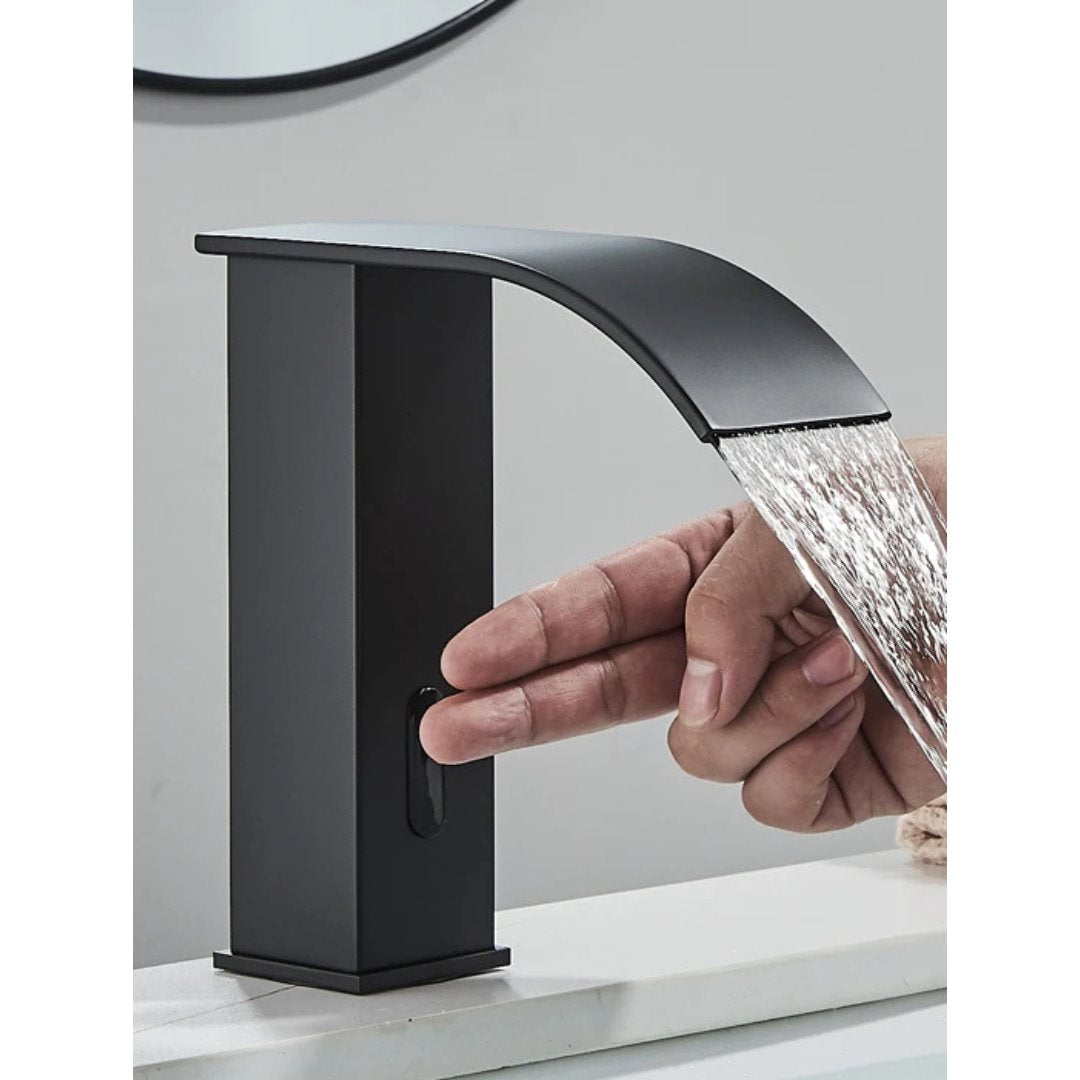 Torneira Sensorial Automática de Luxo para Banheiro - Misturador Água Quente e Fria Banheiro019 Vitrine das Torneiras Preto Curvado 